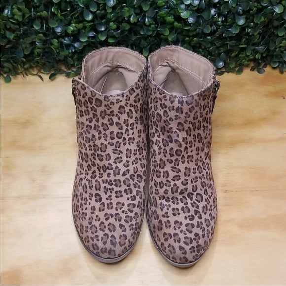 Cat & Jack Girl's Leopard Casual Winter Classic Booties Size 4 - Picture 2 of 5